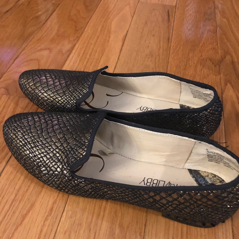 Brand New Sam & Libby dress flat shoes. So comfy!!